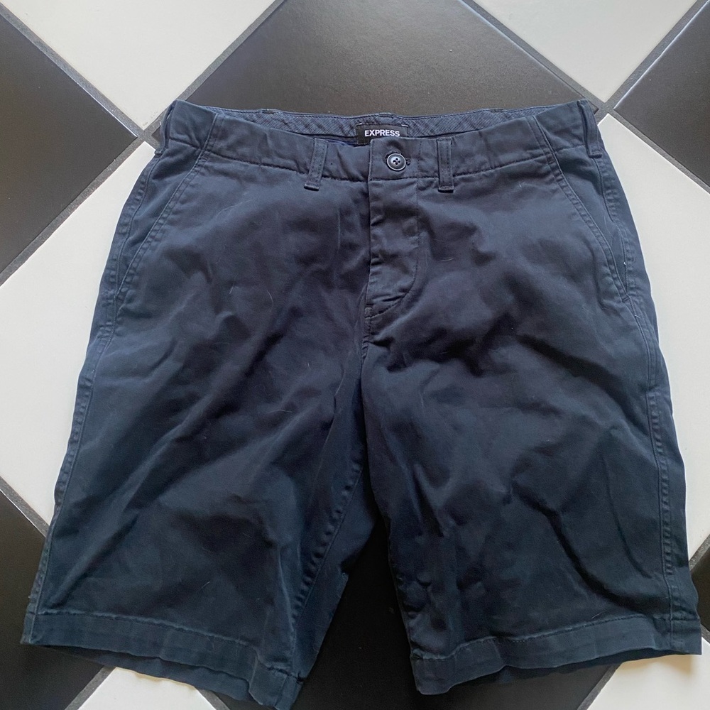 Express men’s shorts size 31 classic at knee 10’ inseam